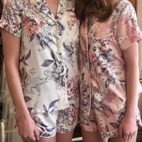 Le Rose Pink Floral Silky Pajama Set - Picture 2 of 6